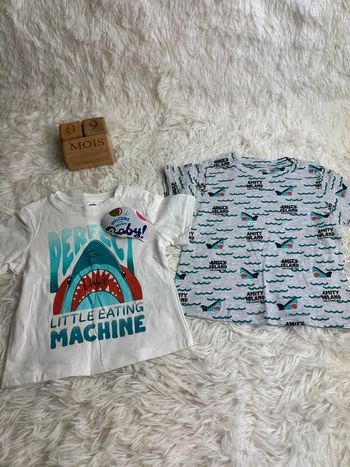 Lot de 2 tshirts welcome baby taille 9 mois