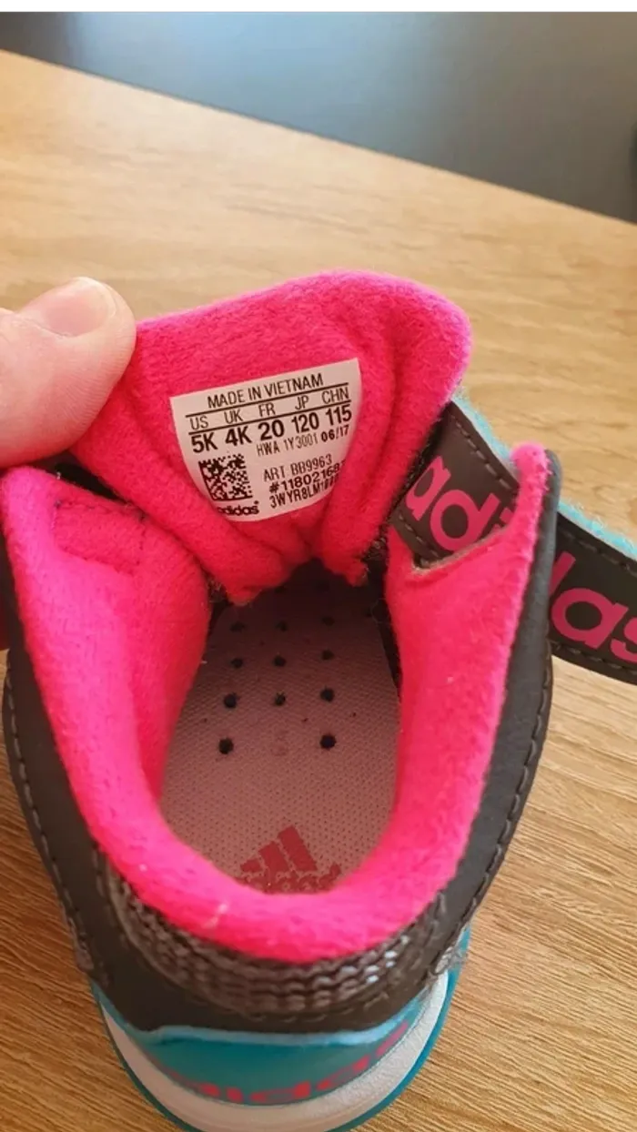 Lot de 3 paires de chaussures pointure 20 - photo numéro 11