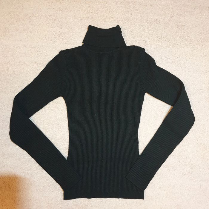 Pull noir