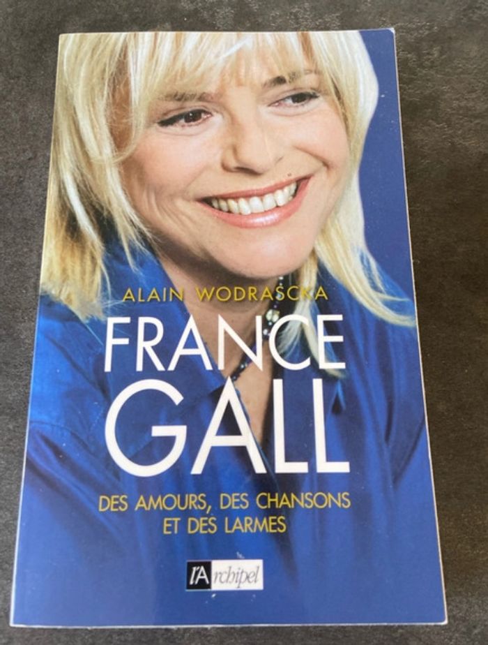 Livre France Gall Des amours, des chansons et des larmes - photo numéro 2