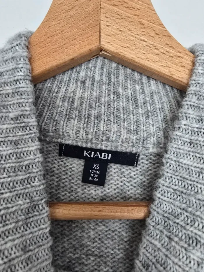 Pull chaud gris - photo numéro 2