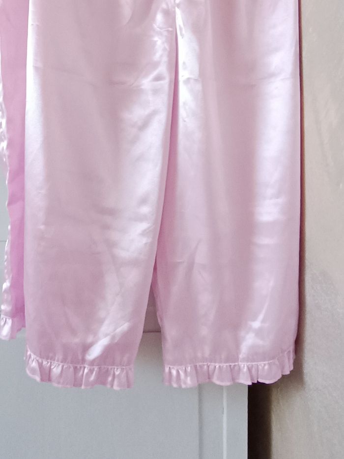 Pyjama neuf Avon - photo numéro 3