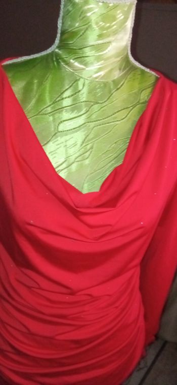 haut femme rouge pailleté col bénitier polyester 