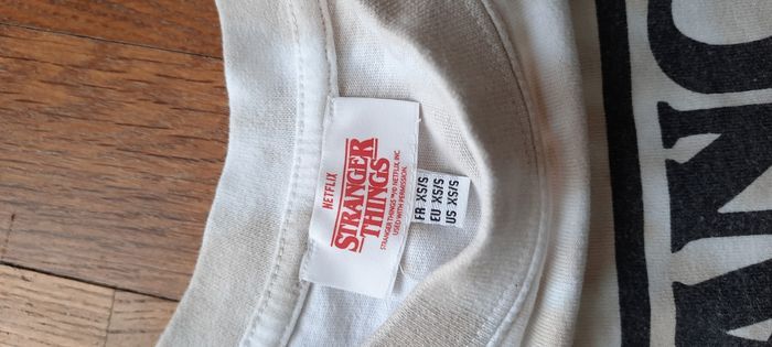 Crop top Stranger Things - taille XS/S - photo numéro 3
