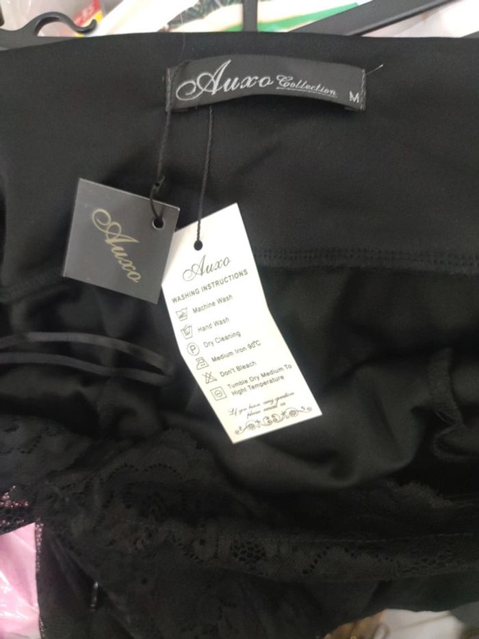 Robe en dentelle taille M (38) - photo numéro 3