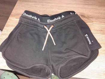 Short Reebok