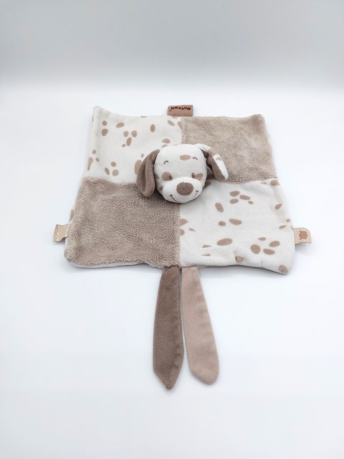 NATTOU - Doudou plat chien dalmatien blanc taupe marron collection Max et Noa attache tétine