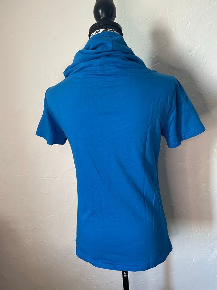 Très beau tee shirt grand col 🥰 taille XS coolcat - photo numéro 2