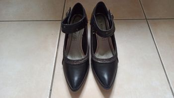 Chaussures à talon neuves 38