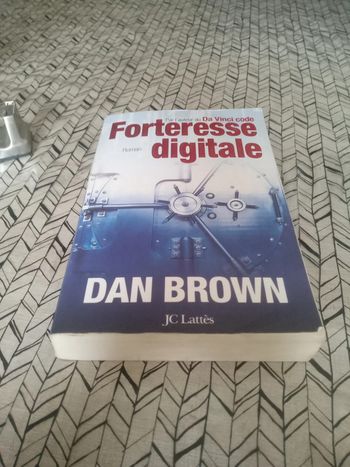 Roman : " Forteresse digitale " .