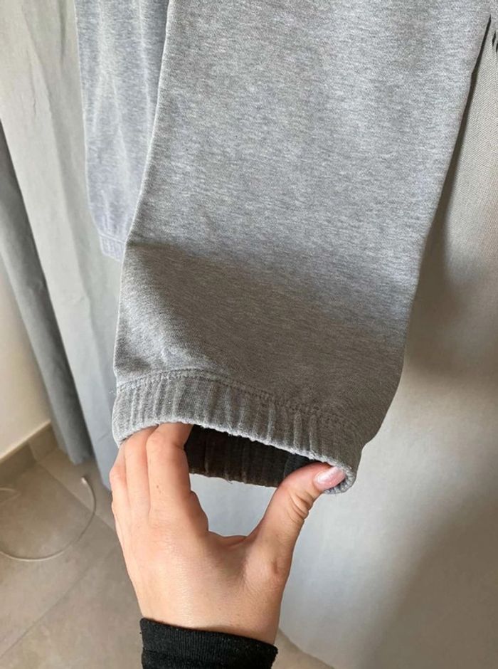 Jogging gris - photo numéro 3