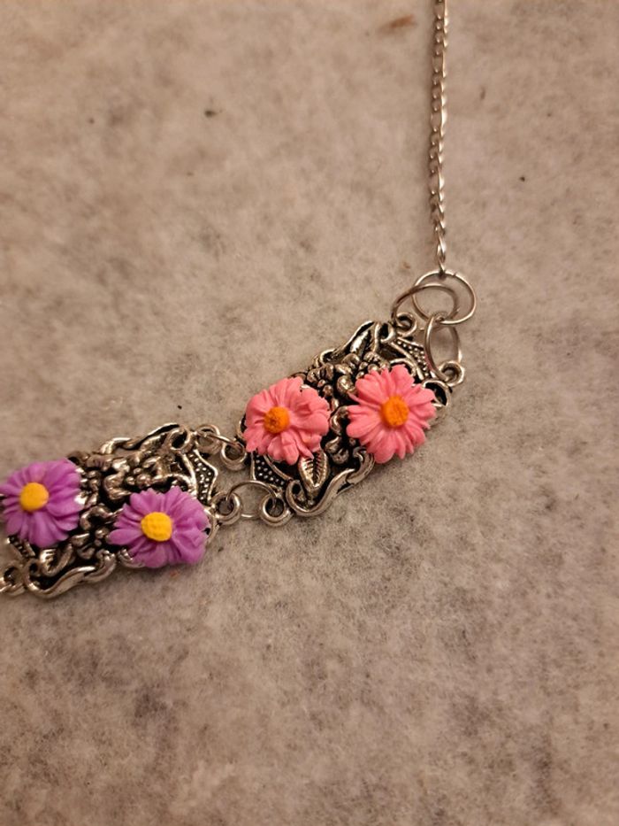 Collier argenté avec fleurs multicolore - photo numéro 8