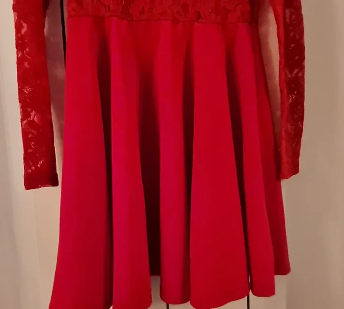 Robe chic haut dentelle - photo numéro 2