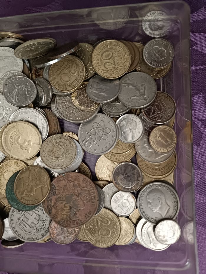 Lot d'anciennes pièces de monnaie française et étrangère - photo numéro 2
