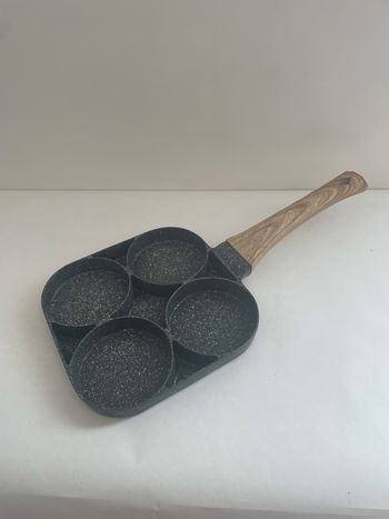Poele à oeuf 