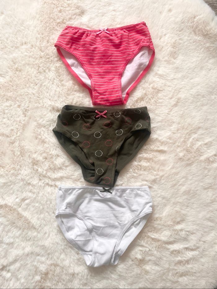 Lot de huit petites culottes 4-5ans - photo numéro 6