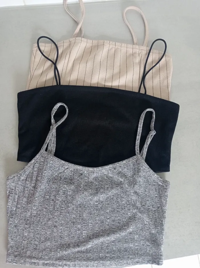 Magnifique lot de 3 hauts crop top à bretelles fines divers marques Boohoo Shein