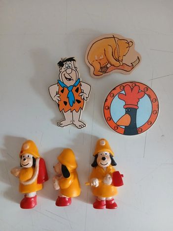 Lot pins et broches + aimants vintage