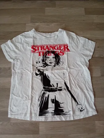 Tee shirt strangers things