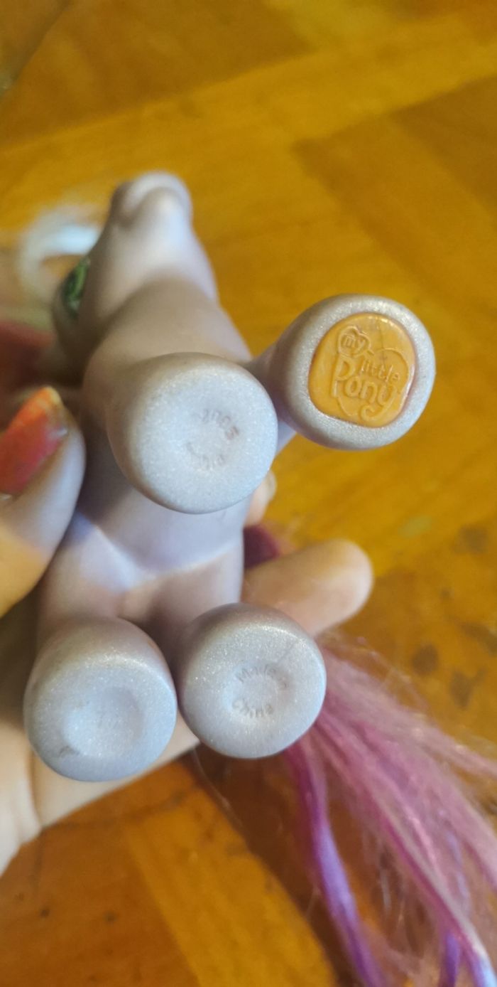 Petit poney violet fleurs - photo numéro 3