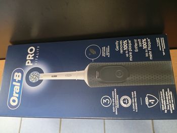 Brosse oral b neuve à 20€, 3 de disponible 