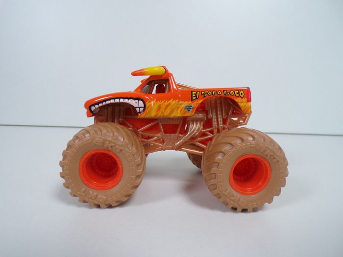 Monster Trucks - Monster Jam - El Toro Loco (J2) - photo numéro 2