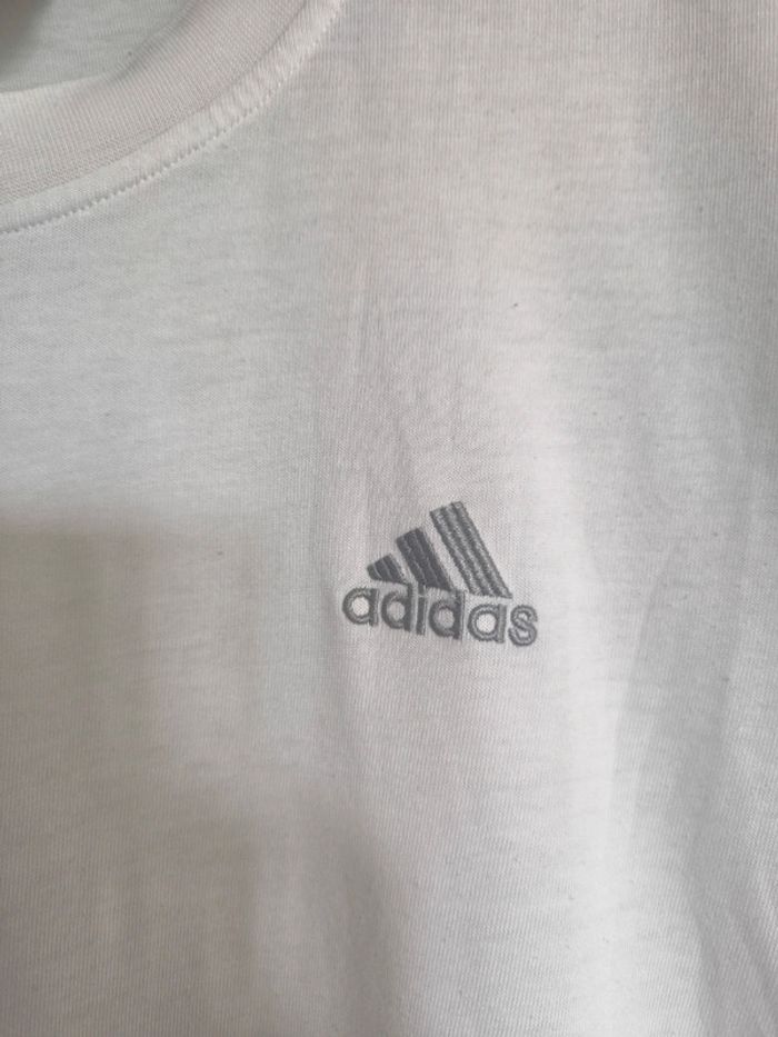 Tee shirt adidas blanc bande grise taille L - photo numéro 2