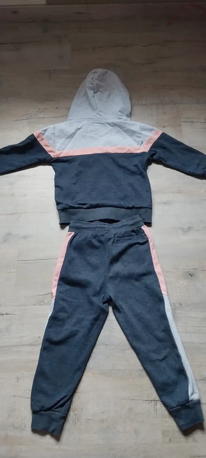Ensemble jogging enfant - photo numéro 2