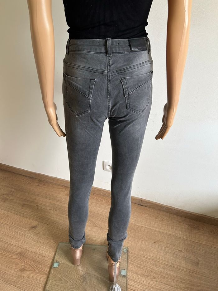 Jean gris foncé Morgan taille 36 TBE (taille petit) - photo numéro 5