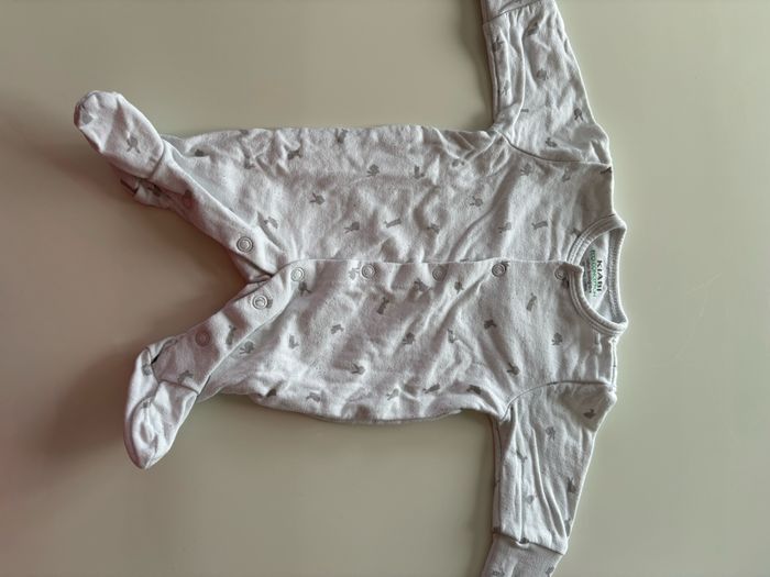 Lots de bodys et 1 pyjama taille naissance - photo numéro 4