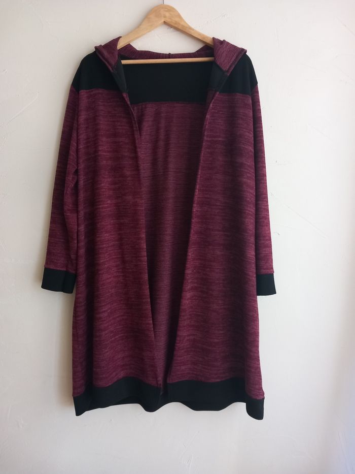 Long cardigan couleur  burgundy et noir