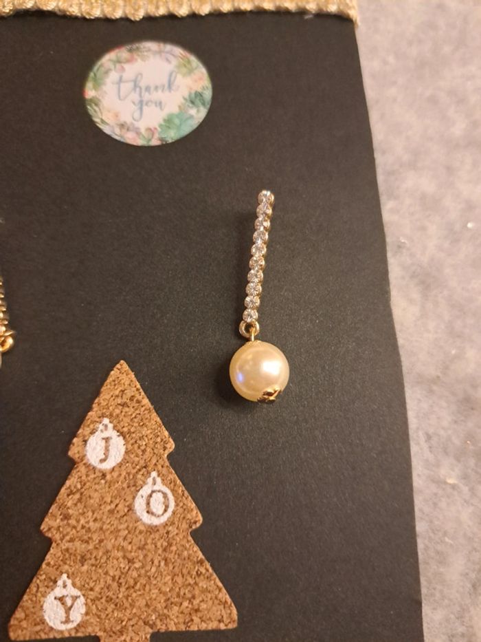 Boucles d'oreilles pendante perles et strass blanc - photo numéro 7