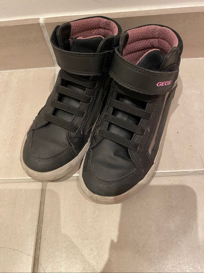 Paire de basket Geox noire fille
