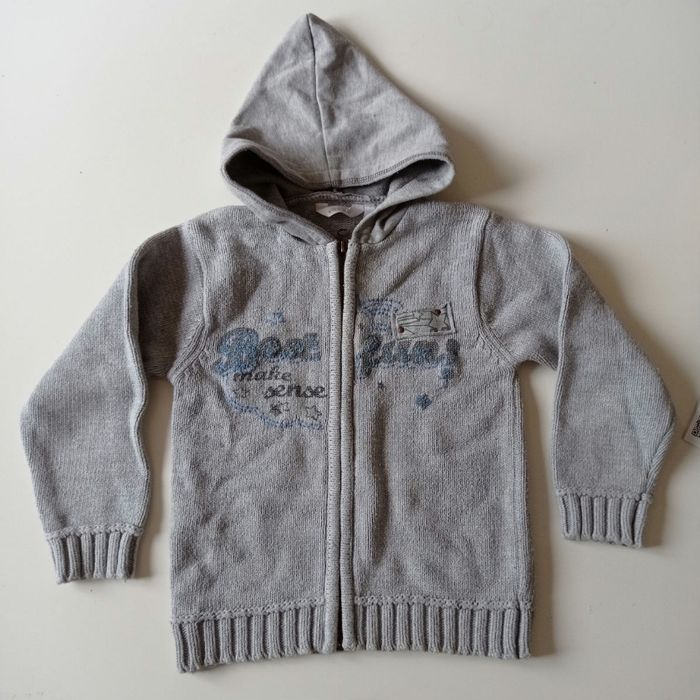 Gilet zippé gris en 4 ans