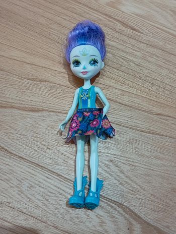 Poupée Enchantimal paon