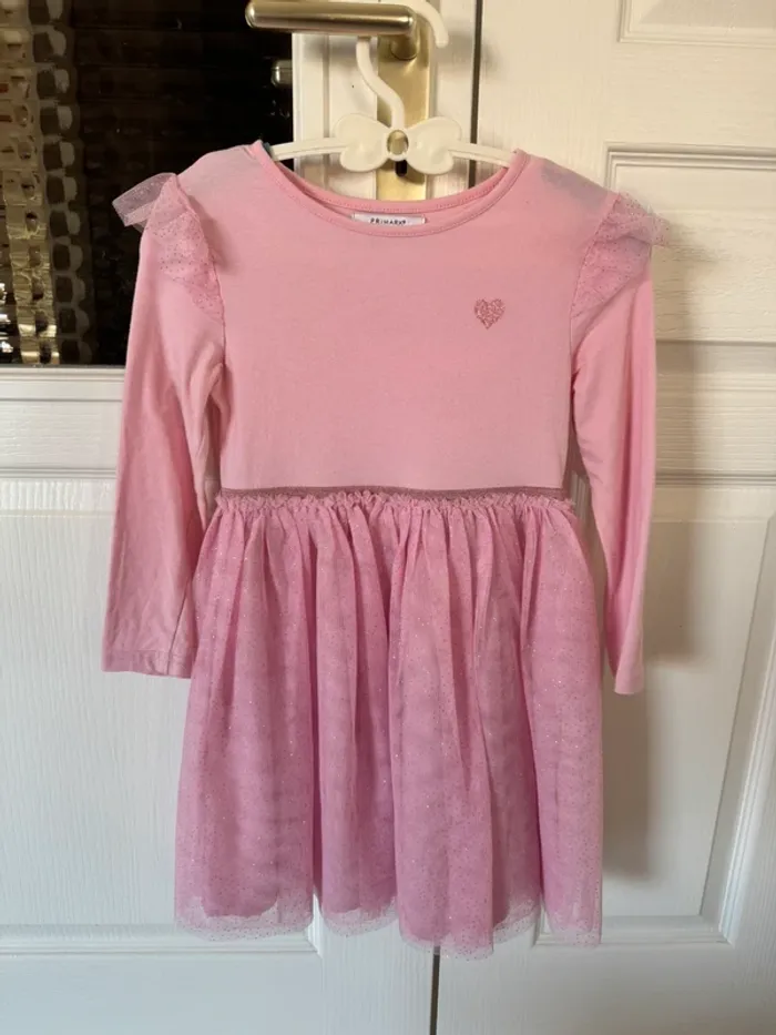Robe manches longues pailletée Primark 6 ans en TBE