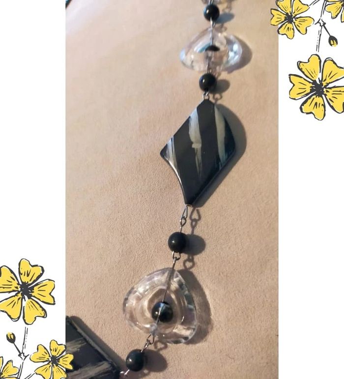 Collier fantaisie noir et transparent – Formes modernes, style graphique - photo numéro 5