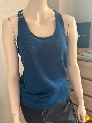 Débardeur bleu dentelle