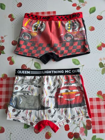 LOTS DE 2 BOXERS DISNEY PIXAR THE CARS ROUGE/,BLANC TAILLE 6/8 ANS
