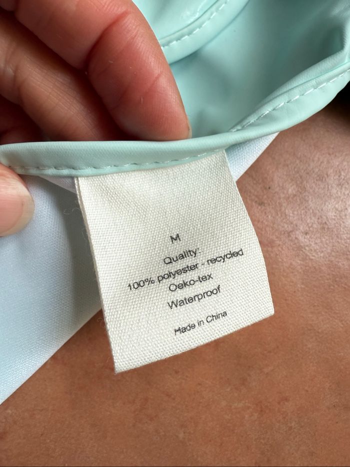 3 bavoirs avec manches imperméable neuf - photo numéro 2