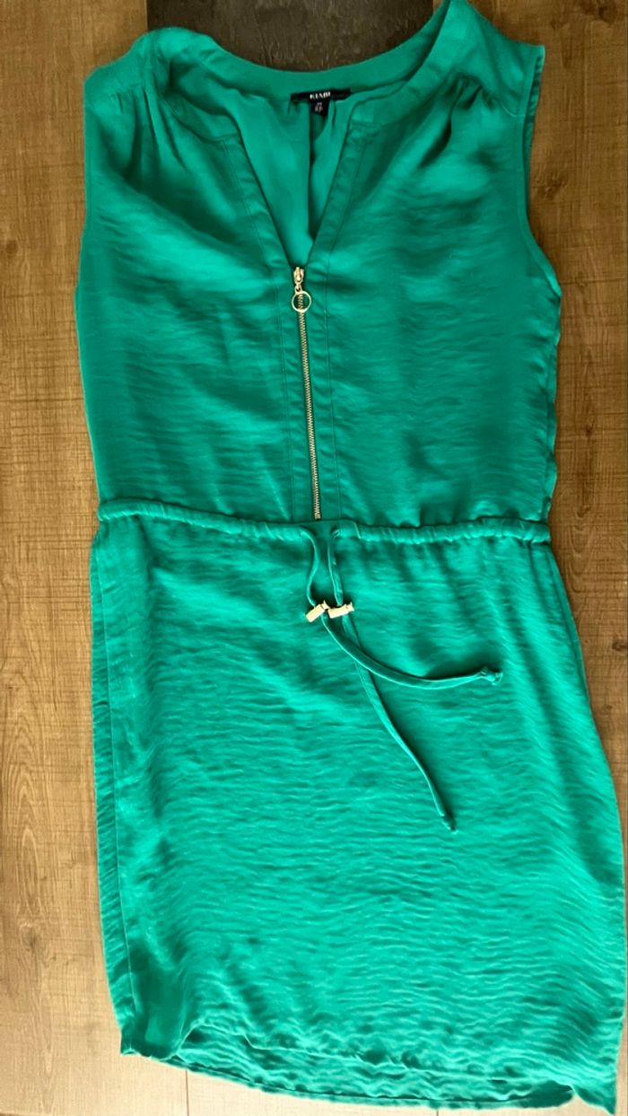Robe verte - photo numéro 1
