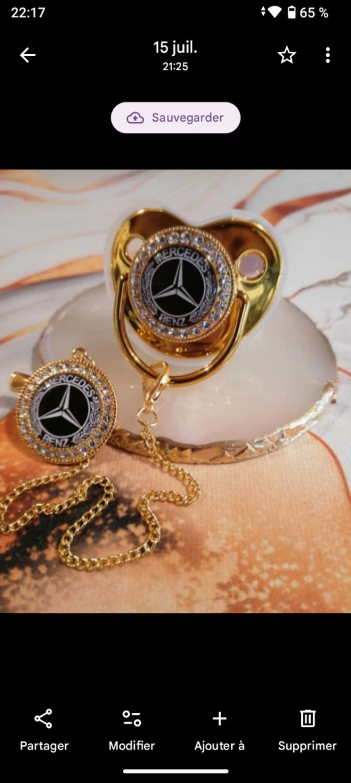 Tétine doré Mercedes Benz