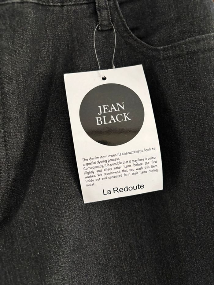 Jean droit noir neuf - photo numéro 2