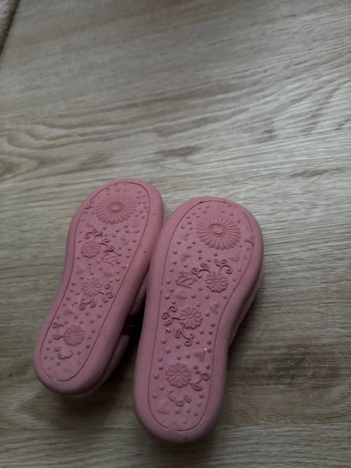 Chaussons taille 22 - photo numéro 3