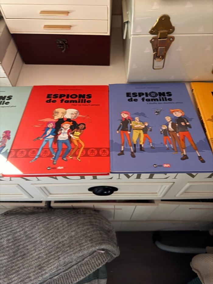 Lot Bd Espions de famille - photo numéro 7