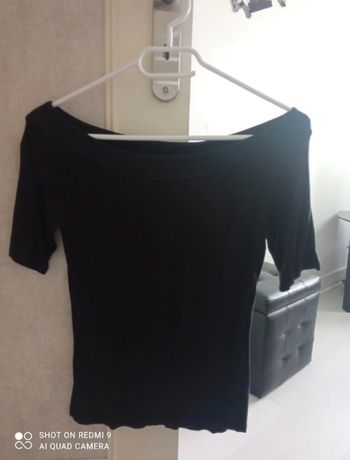 Haut épaule dénudé