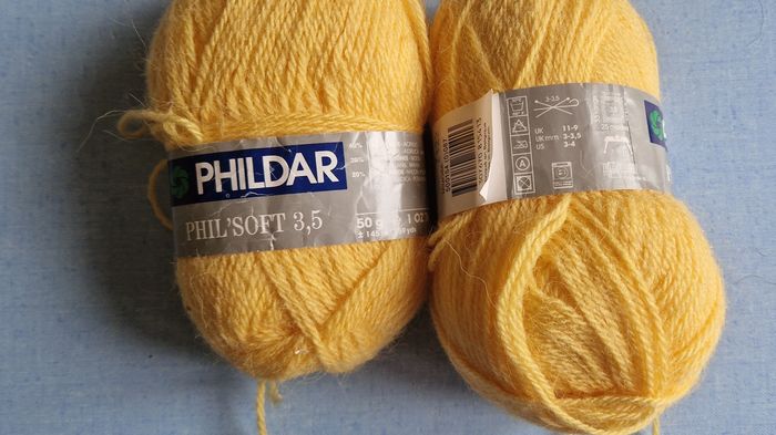 2 pelotes de laines phildar jaunes - photo numéro 2