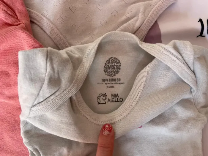 Lot de 4 bodies manches longues pour bébé fille, taille 9 mois - photo numéro 4