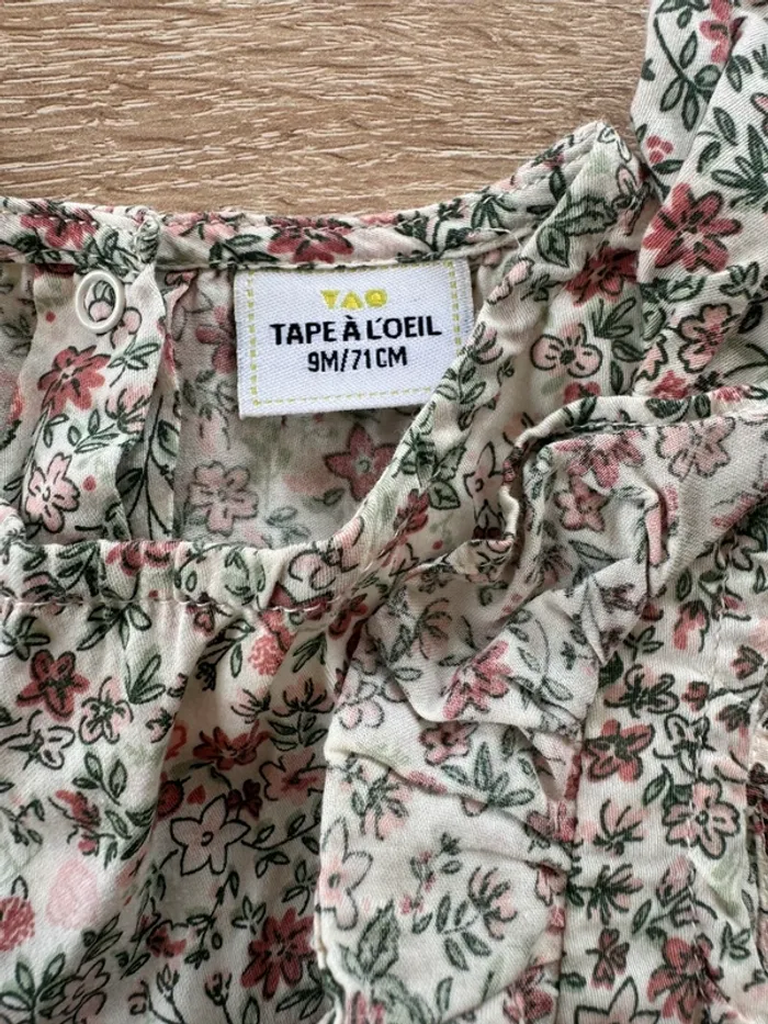Combinaison à fleurs Tape à l’œil 9 mois TBE - photo numéro 3