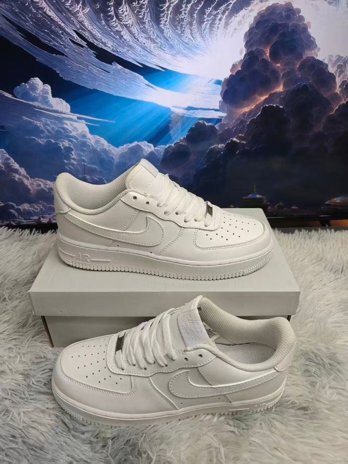 Nike Air Force 1 Low '07 White - photo numéro 2